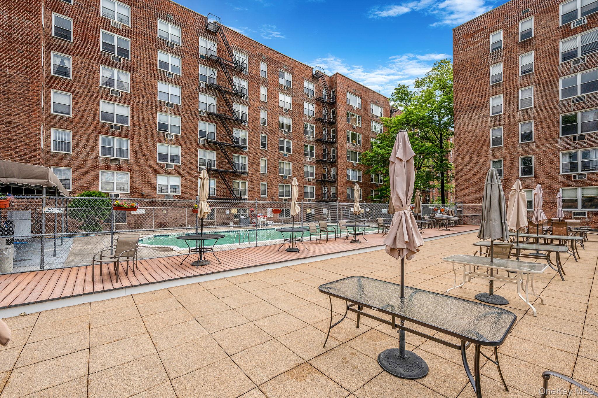 54-40 Little Neck Parkway # 4F, Little Neck, NY 11362