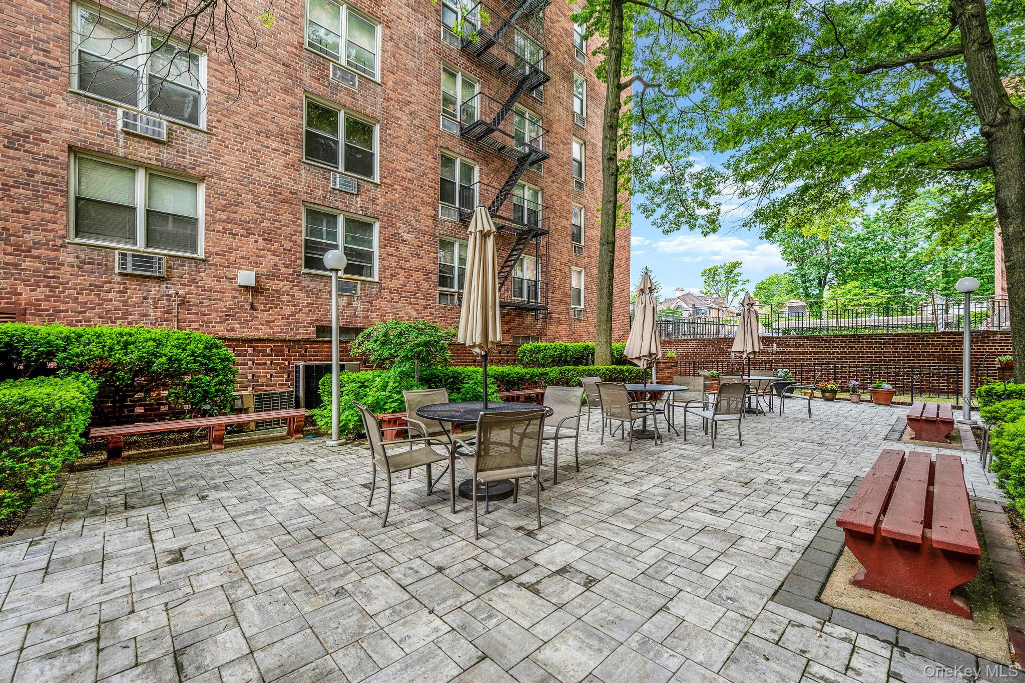 54-40 Little Neck Parkway # 4F, Little Neck, NY 11362