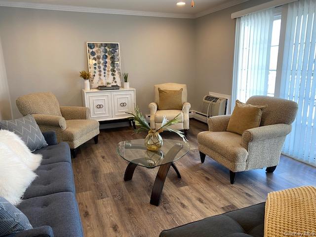 2 Claire Court # 81, West Babylon, NY 11704