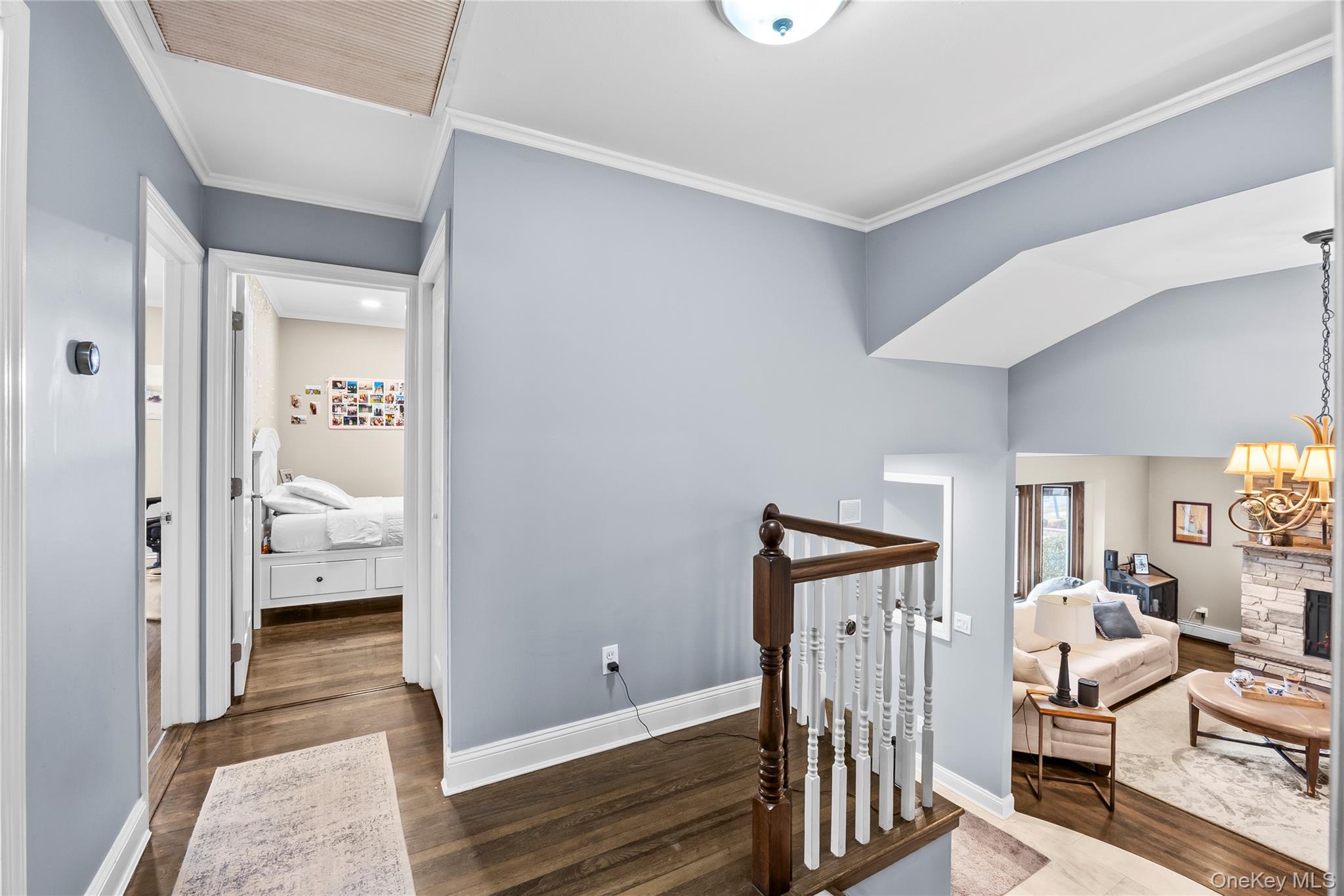 26 Glenwood Road, Plainview, NY 11803