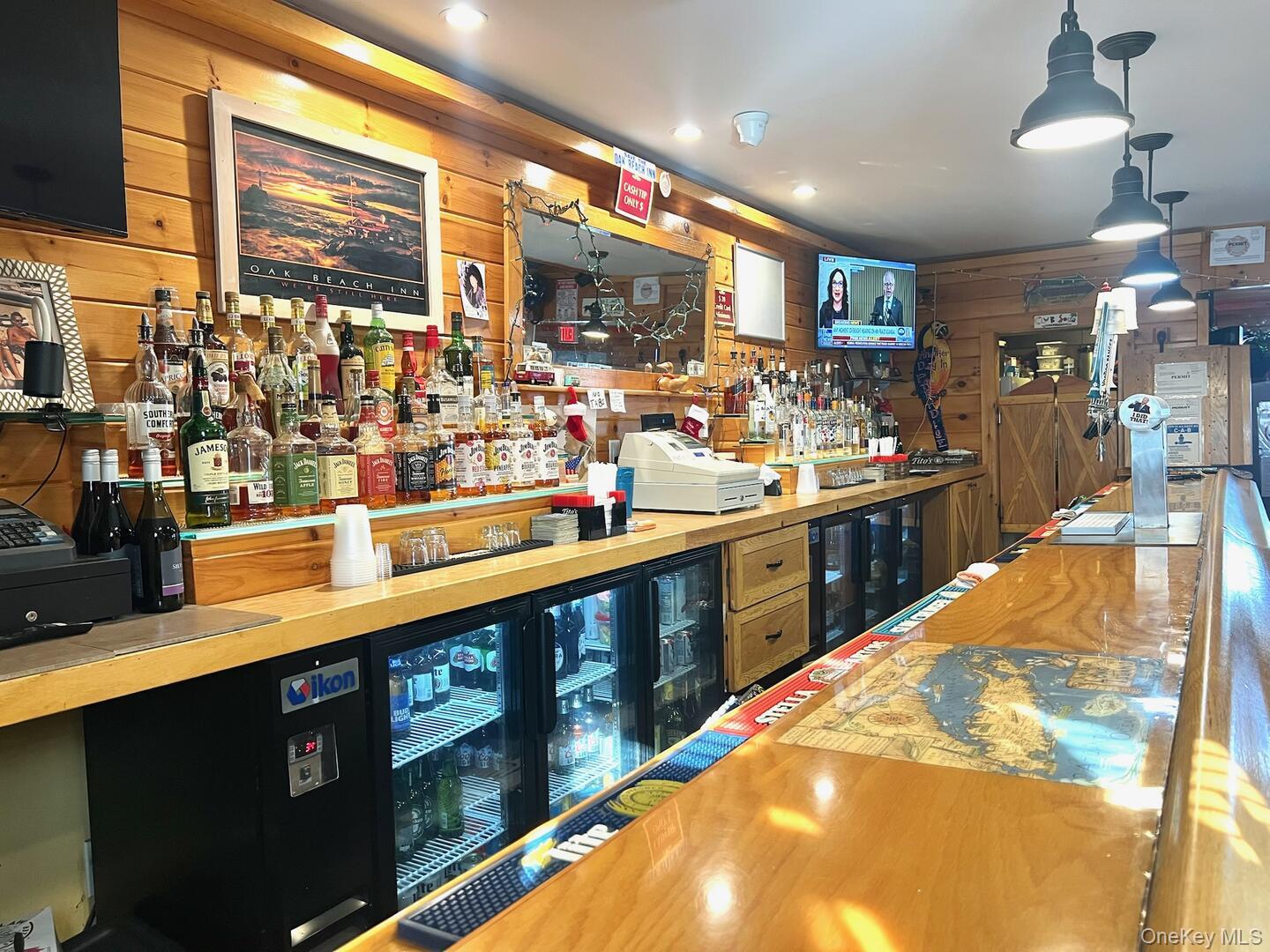 10 Hawley Avenue, West Islip, NY 11795