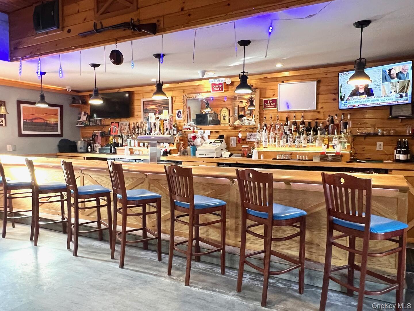 10 Hawley Avenue, West Islip, NY 11795