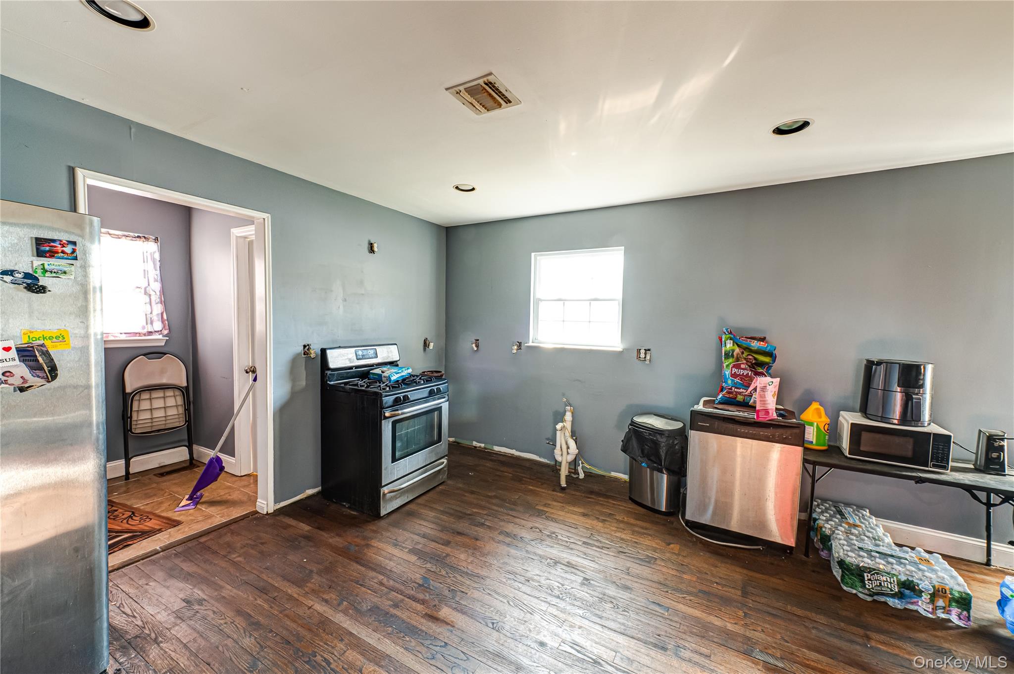 44 Chauncey Lane, Coram, NY 11727