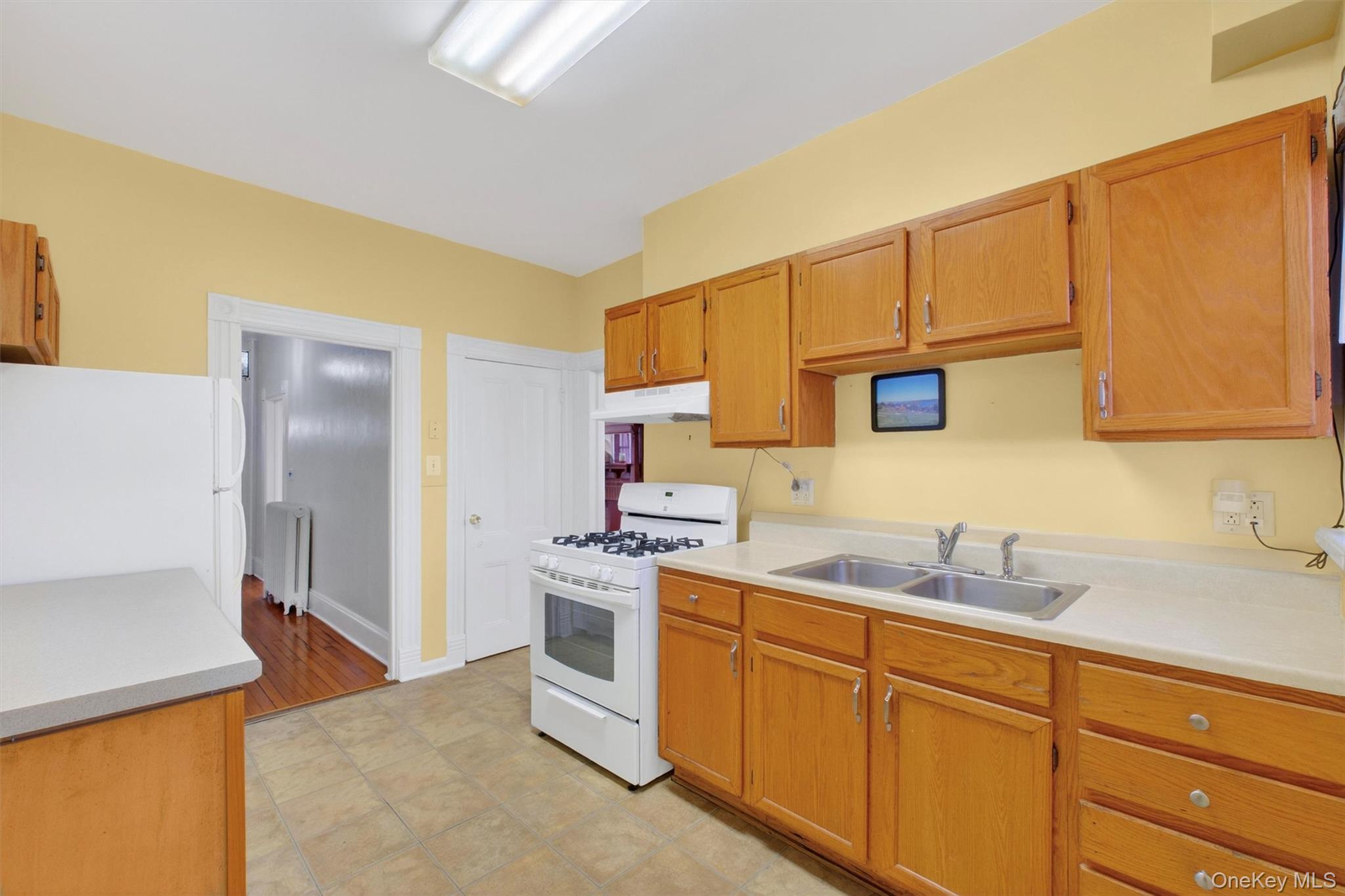 75 Prospect Street, Newburgh, NY 12550