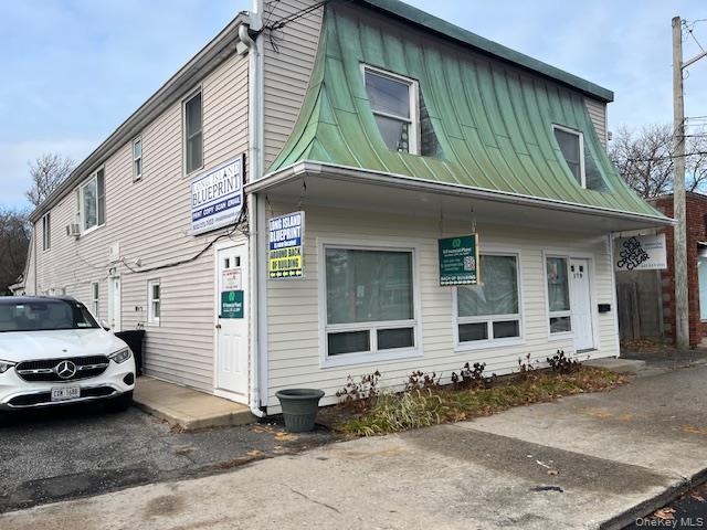 179 New York, Huntington, NY 11743