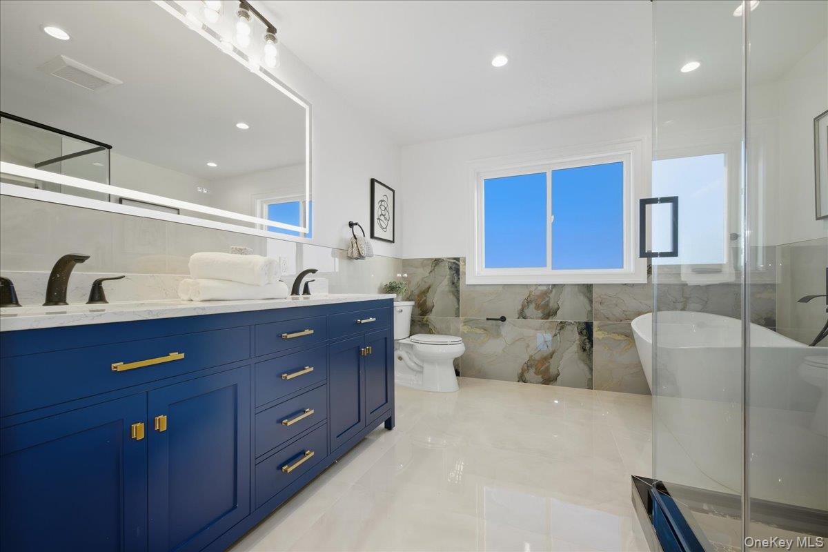 2 Jupiter Lane, Levittown, NY 11756