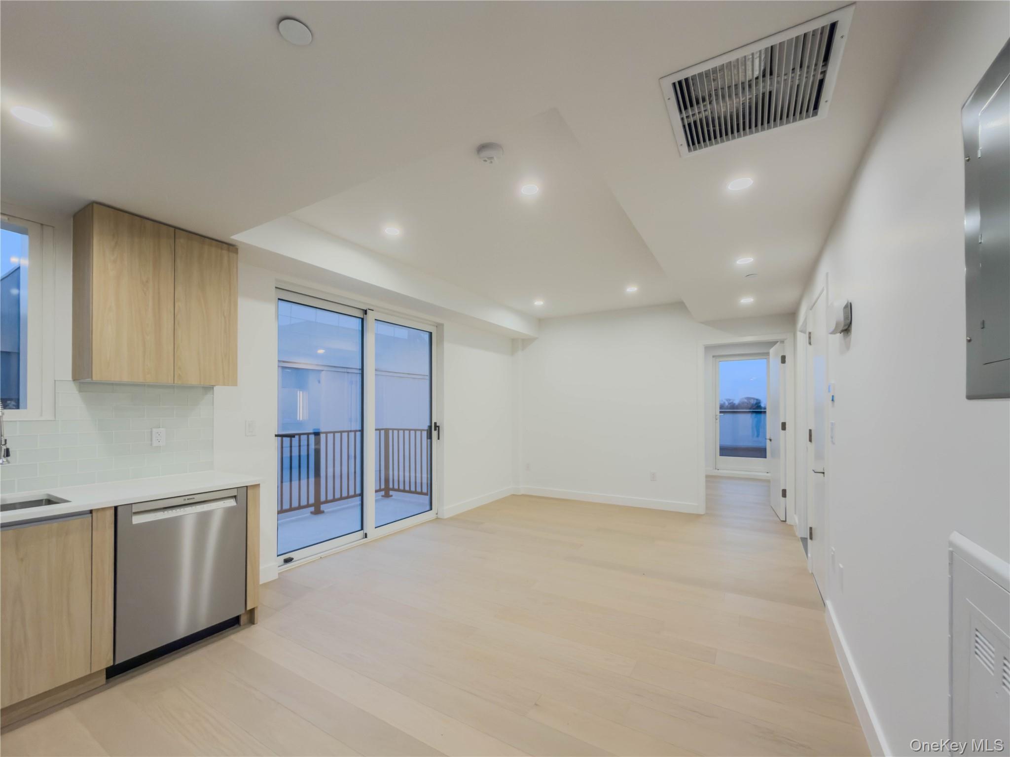 150-02 Northern Boulevard # 3A, Flushing, NY 11354