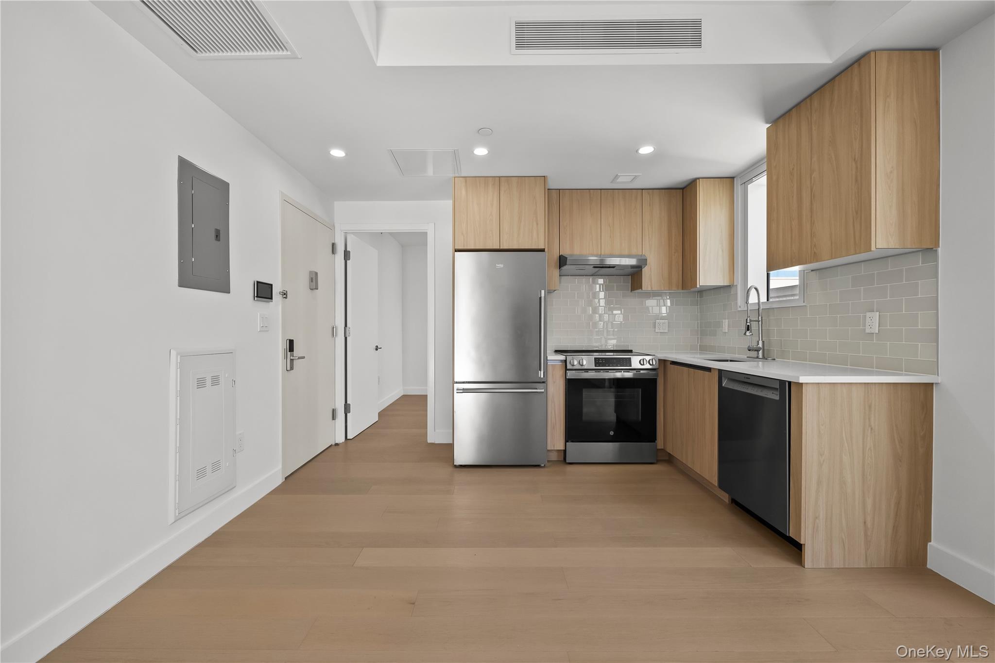 150-02 Northern Boulevard # 3A, Flushing, NY 11354