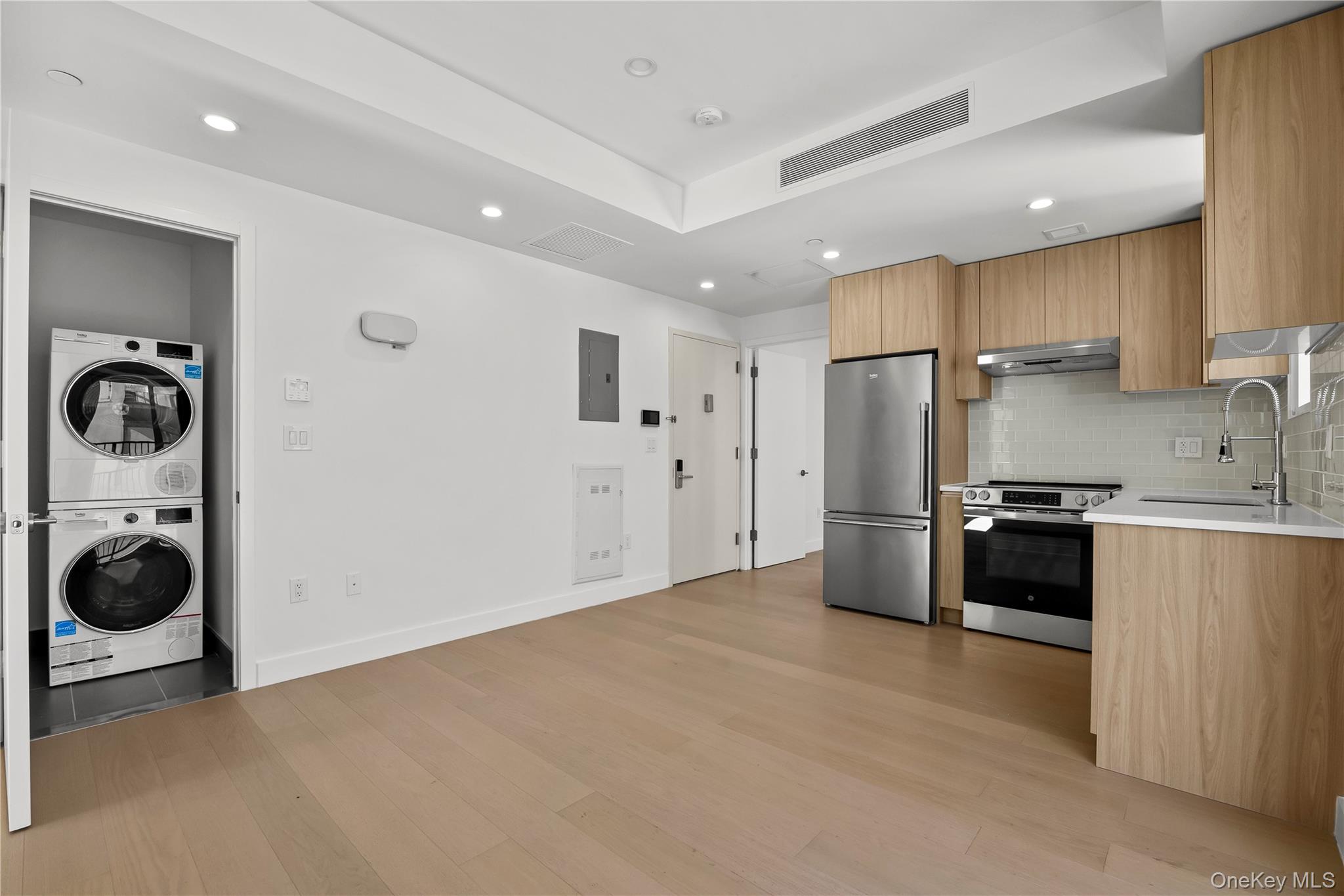 150-02 Northern Boulevard # 3A, Flushing, NY 11354