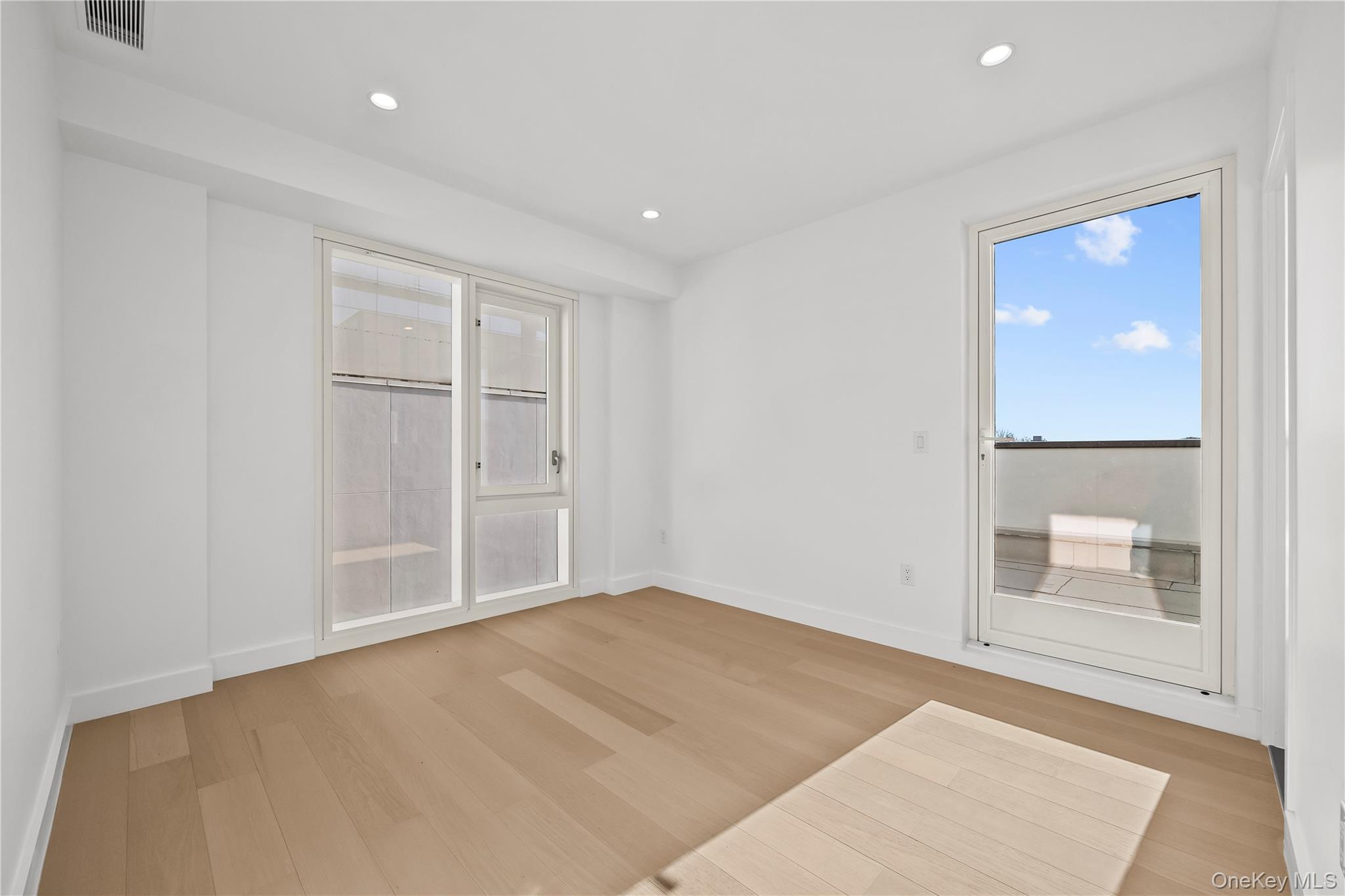 150-02 Northern Boulevard # 3A, Flushing, NY 11354