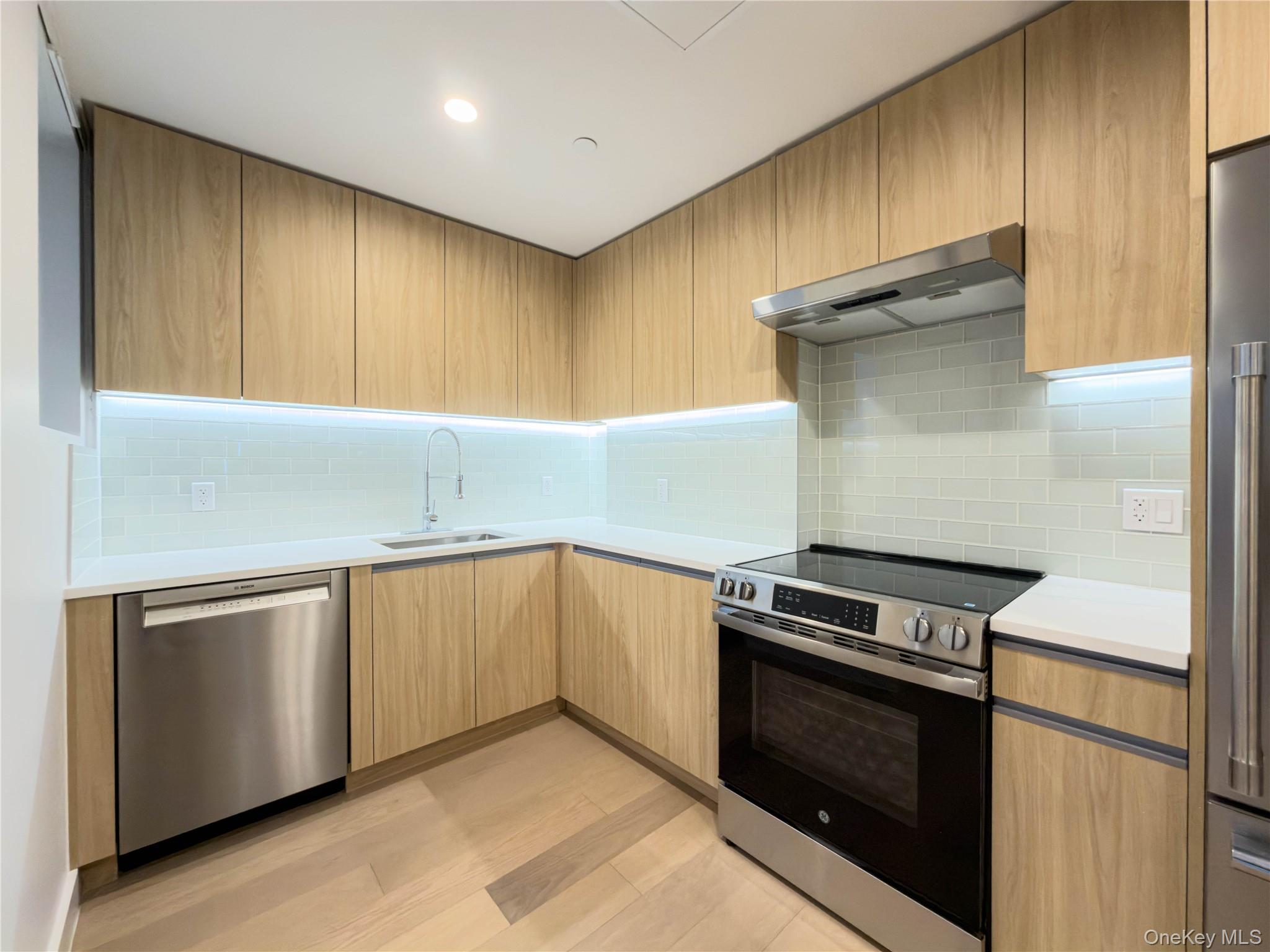 150-02 Northern Boulevard # 6E, Flushing, NY 11354