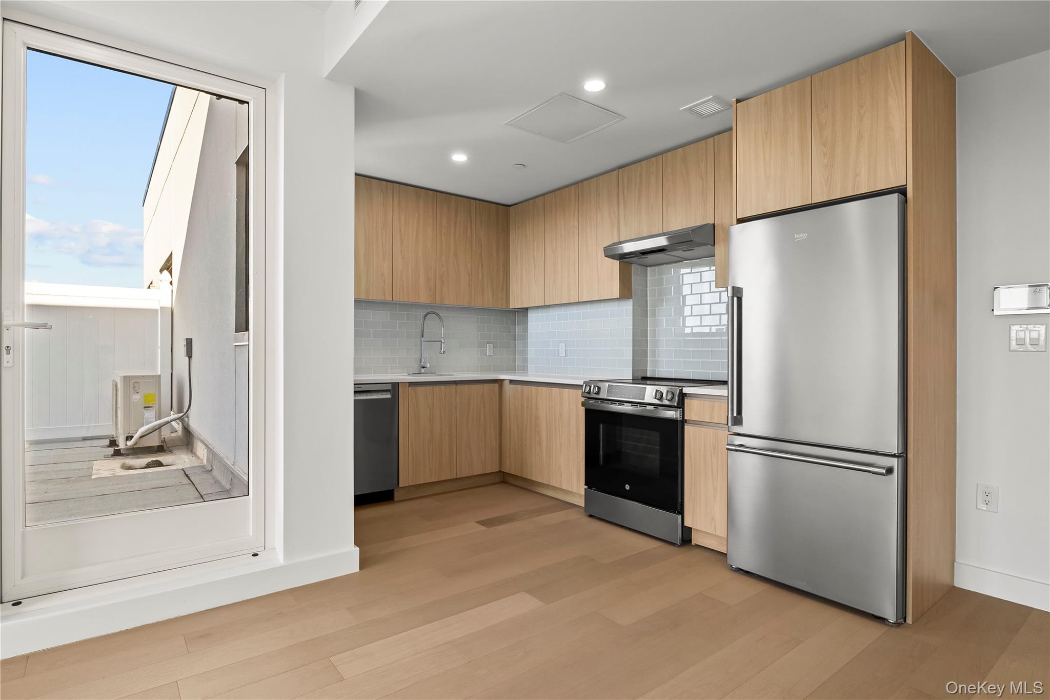 150-02 Northern Boulevard # 6E, Flushing, NY 11354