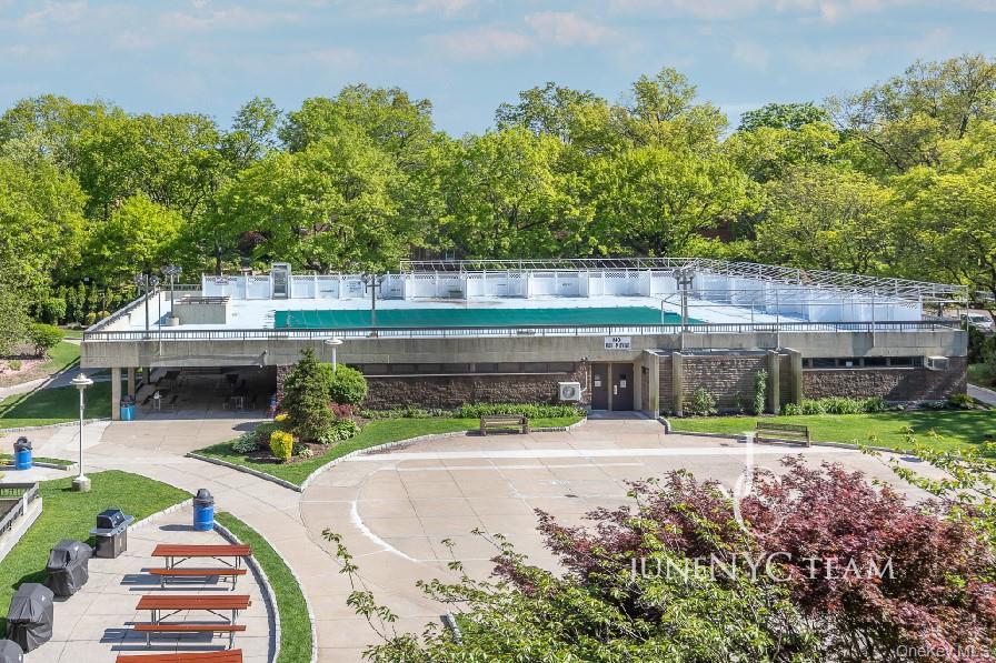 152-18 Union Turnpike # 204K, Flushing, NY 11367