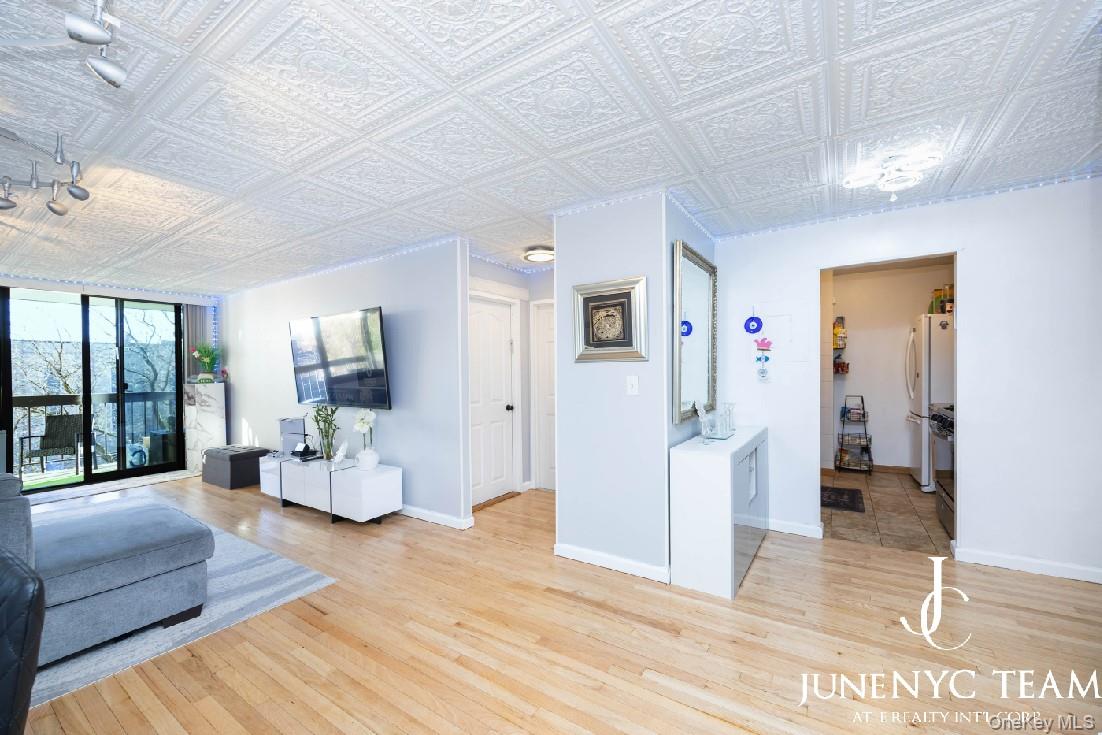 152-18 Union Turnpike # 204K, Flushing, NY 11367