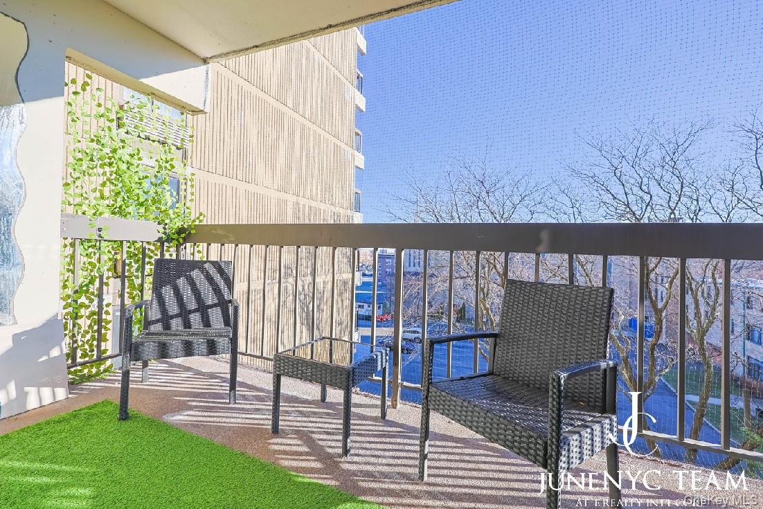 152-18 Union Turnpike # 204K, Flushing, NY 11367