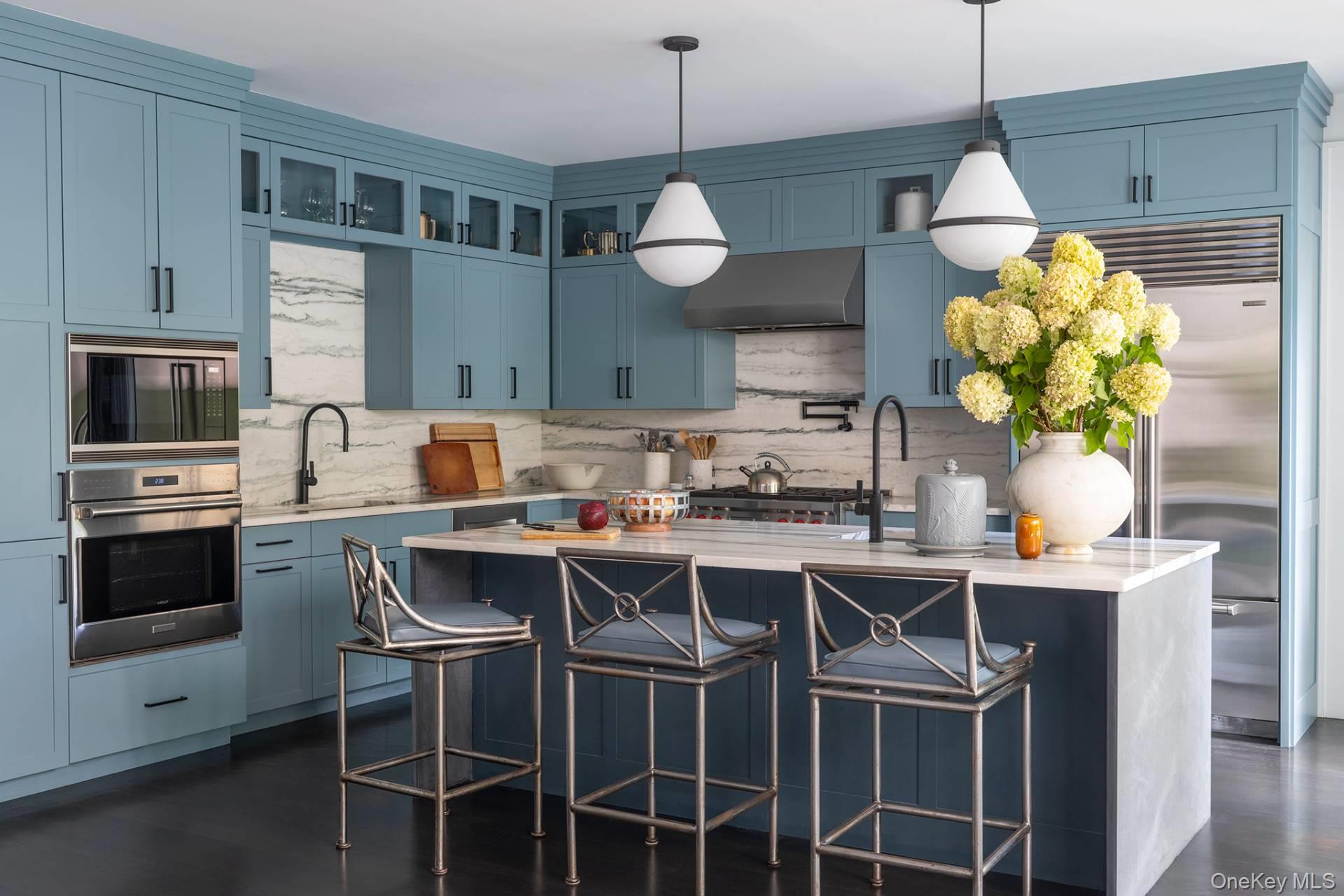 10 Hillside Drive E, Sag Harbor, NY 11963