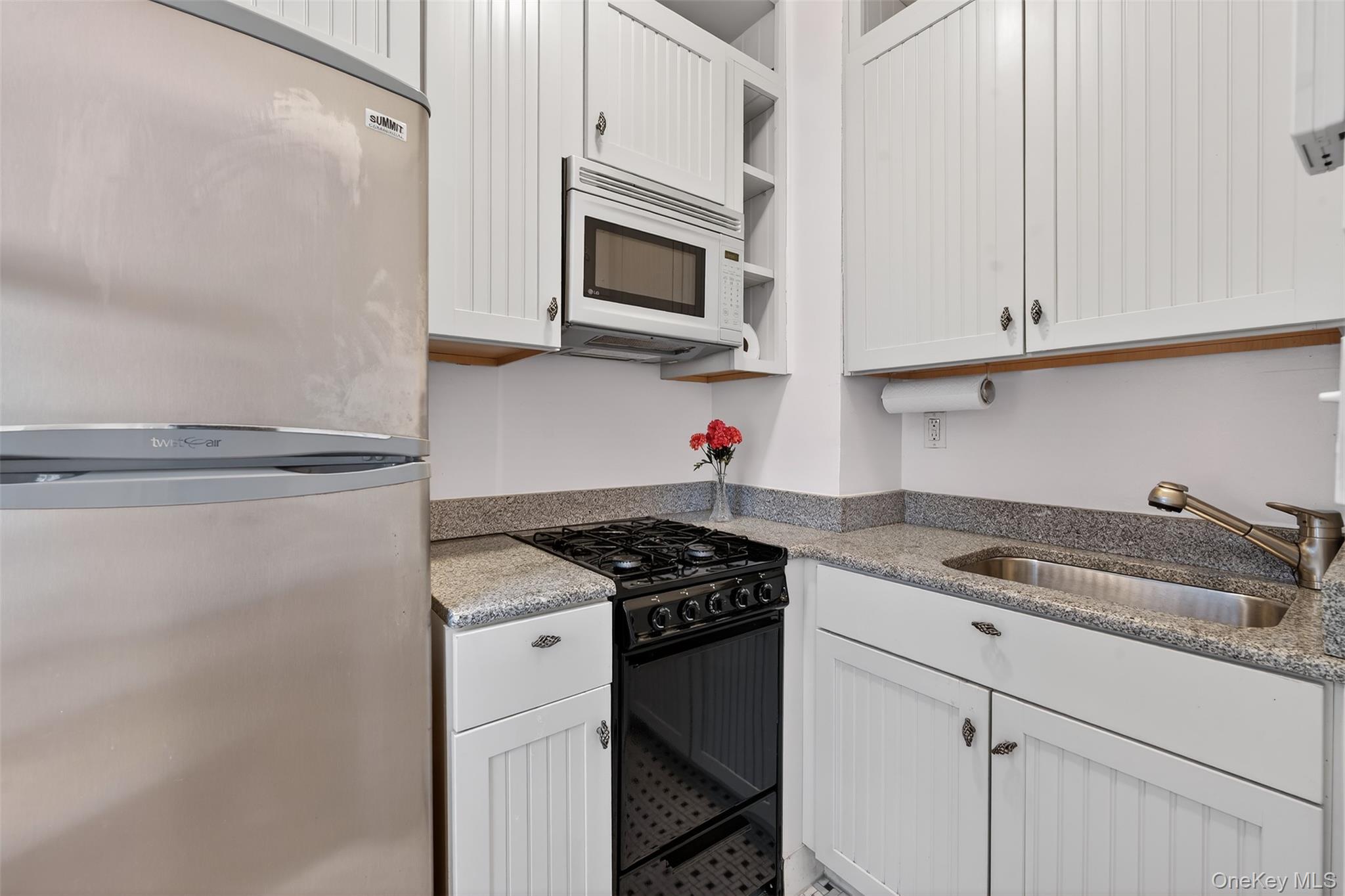 310 E 49th Street # 7-B, New York (Manhattan), NY 10017