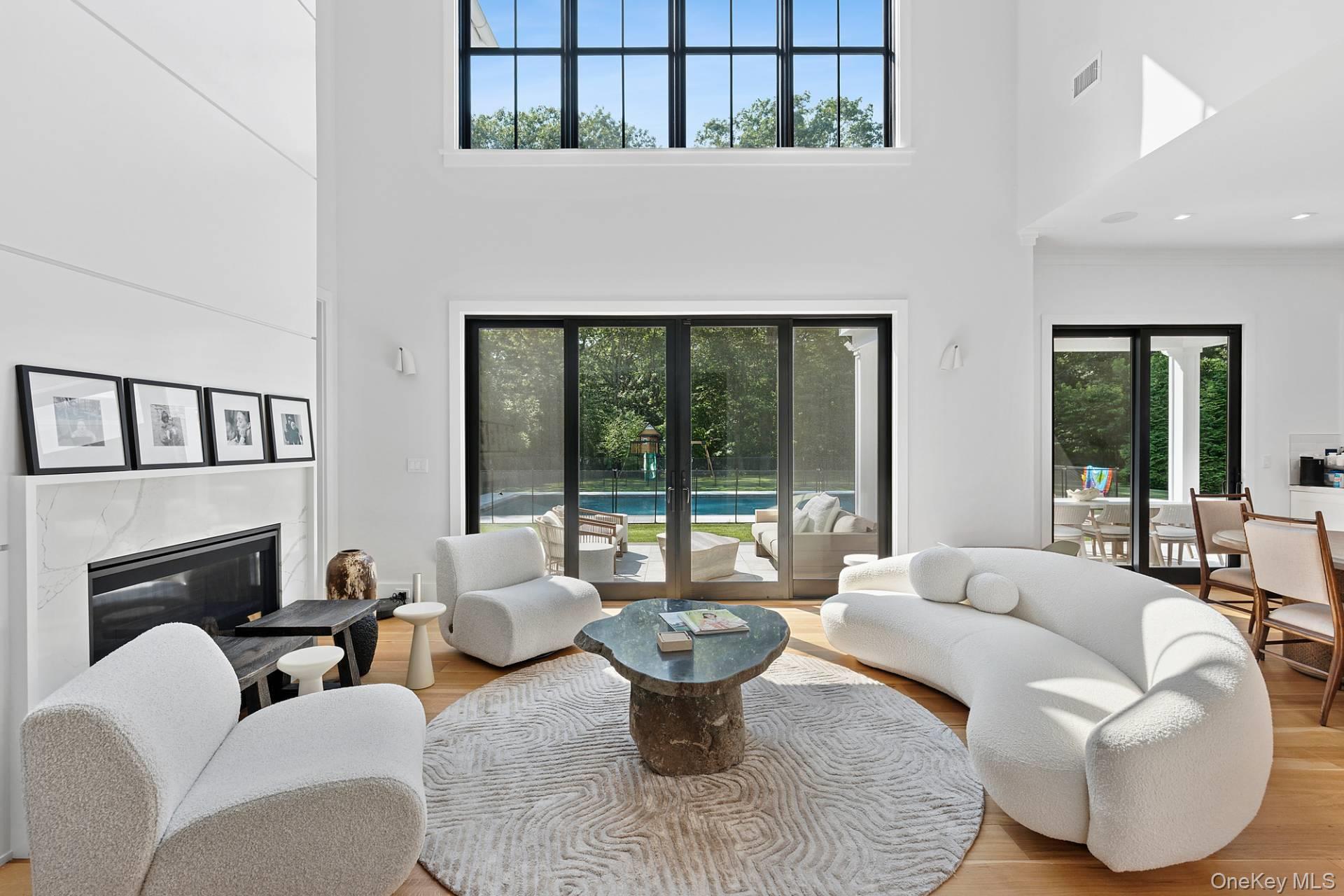 17 White Oak Lane, Southampton, NY 11968