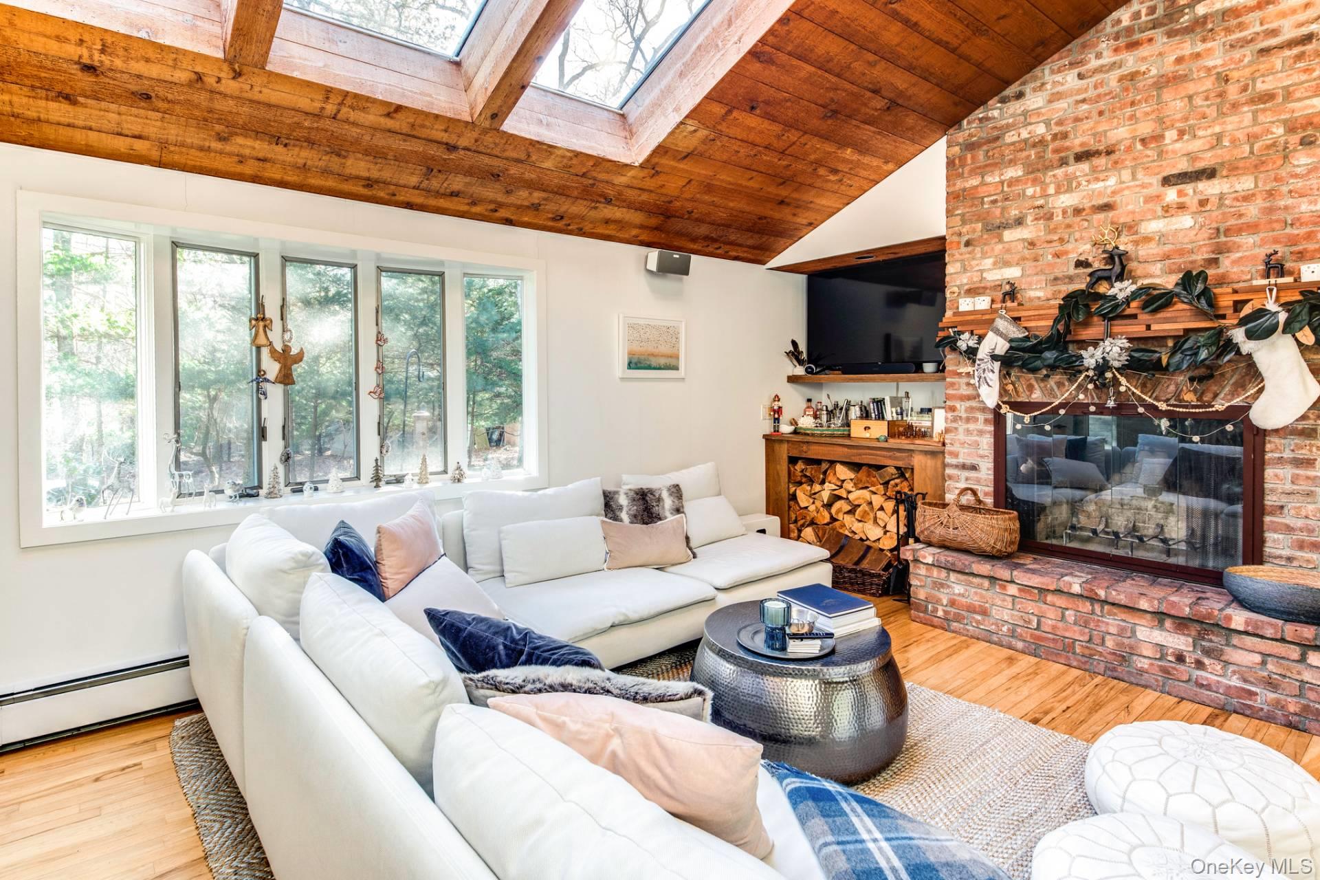 11 Deer Lane, East Hampton, NY 11937