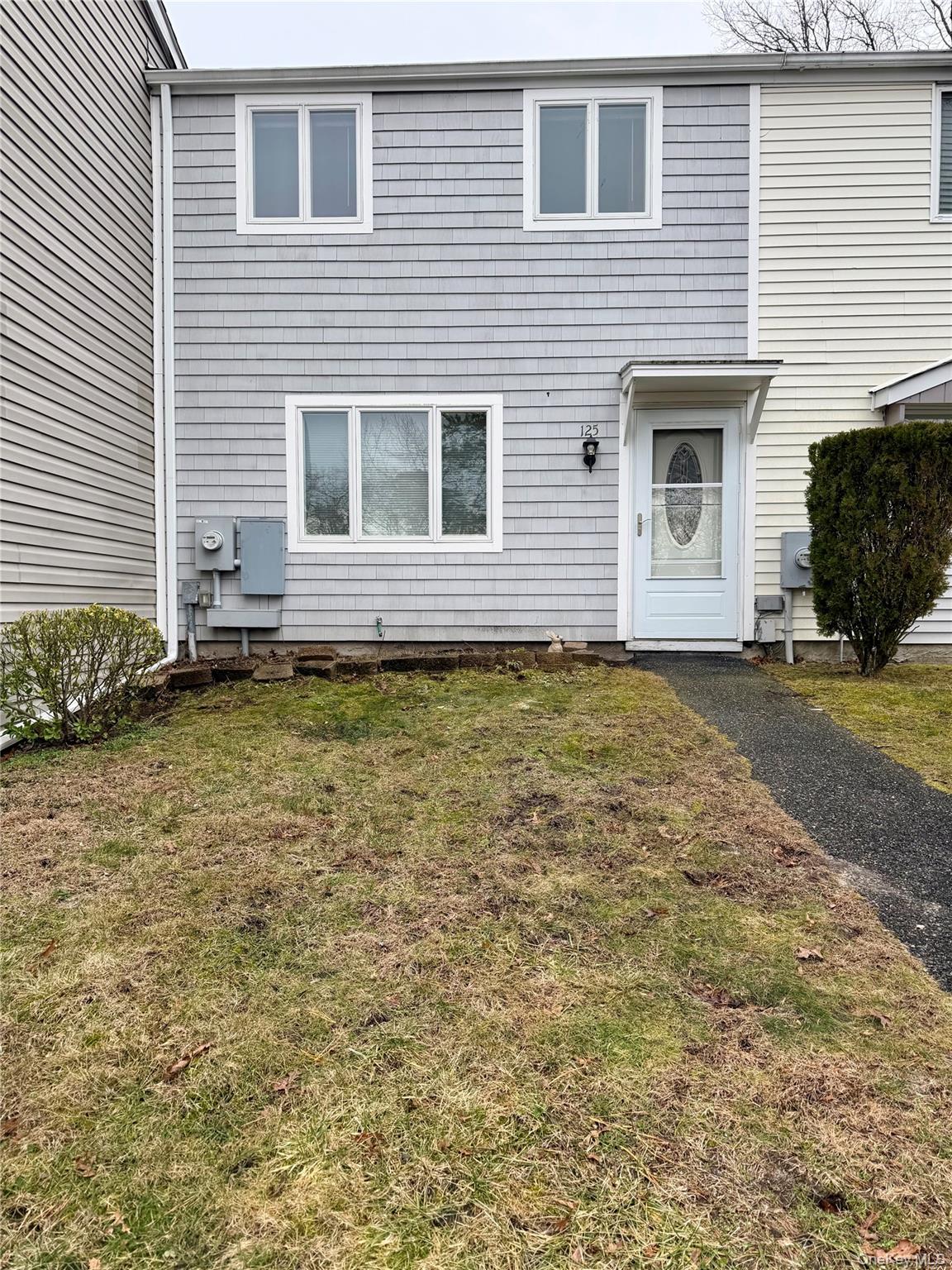 125 Hill Spur, Calverton, NY 11933