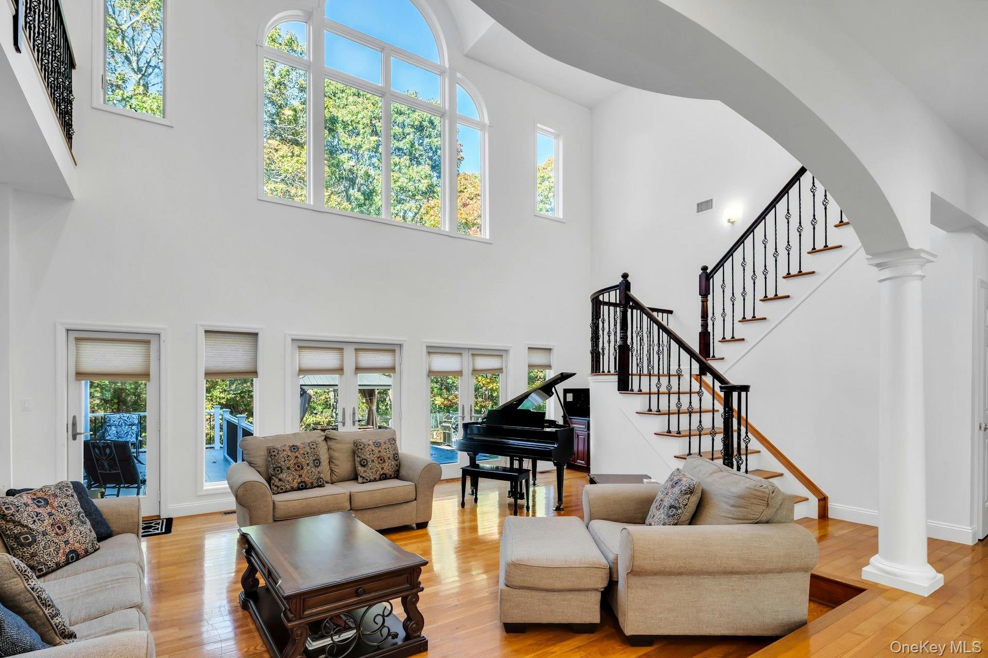 10 Bay Woods Drive, Hampton Bays, NY 11946