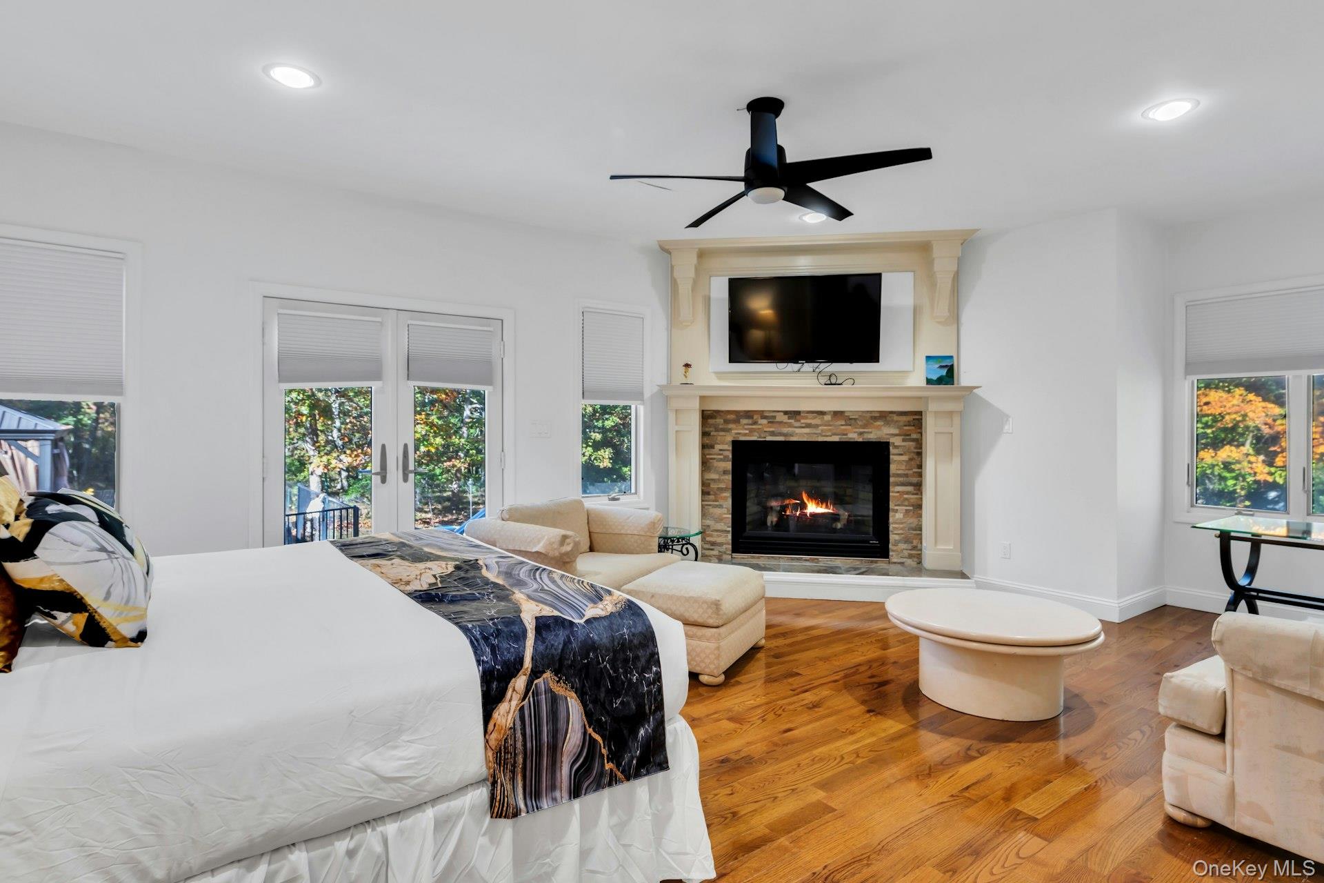 10 Bay Woods Drive, Hampton Bays, NY 11946