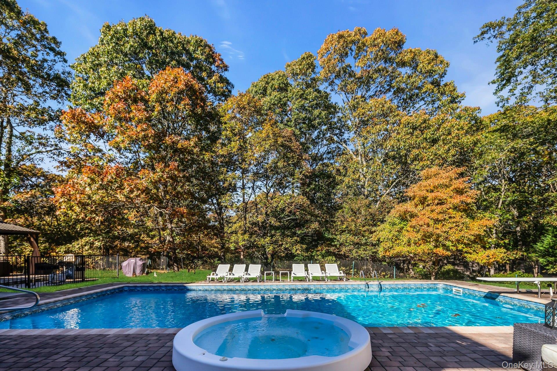 10 Bay Woods Drive, Hampton Bays, NY 11946