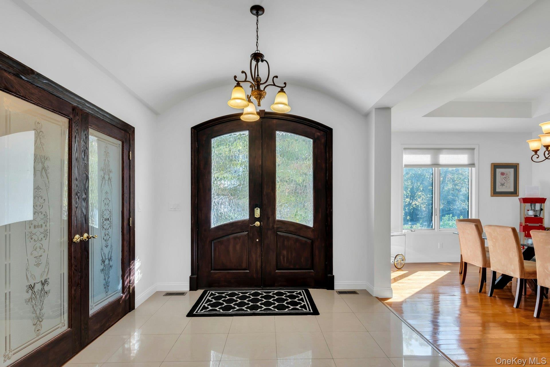 10 Bay Woods Drive, Hampton Bays, NY 11946