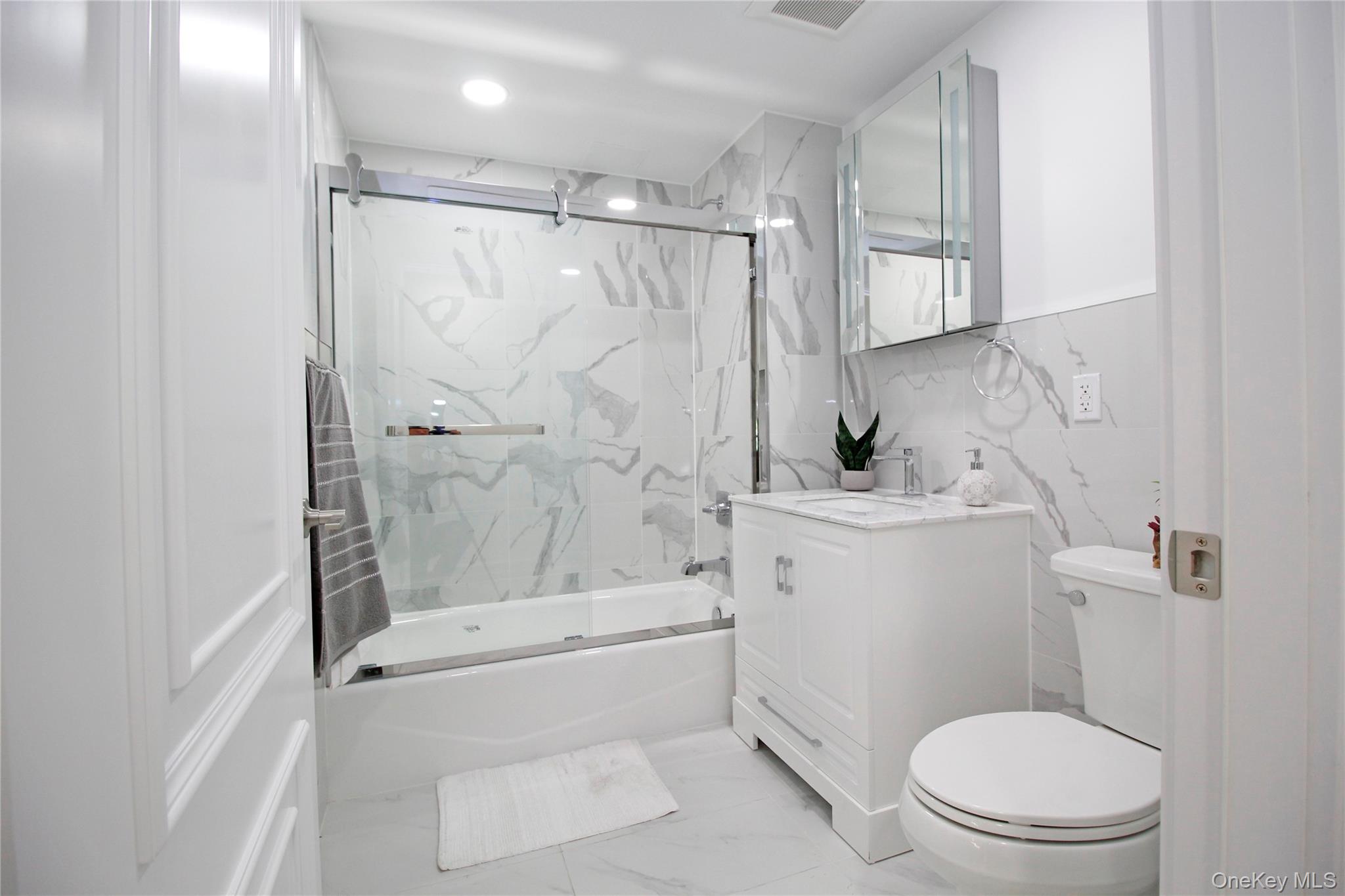 13450 Blossom Avenue # 4J, Flushing, NY 11355