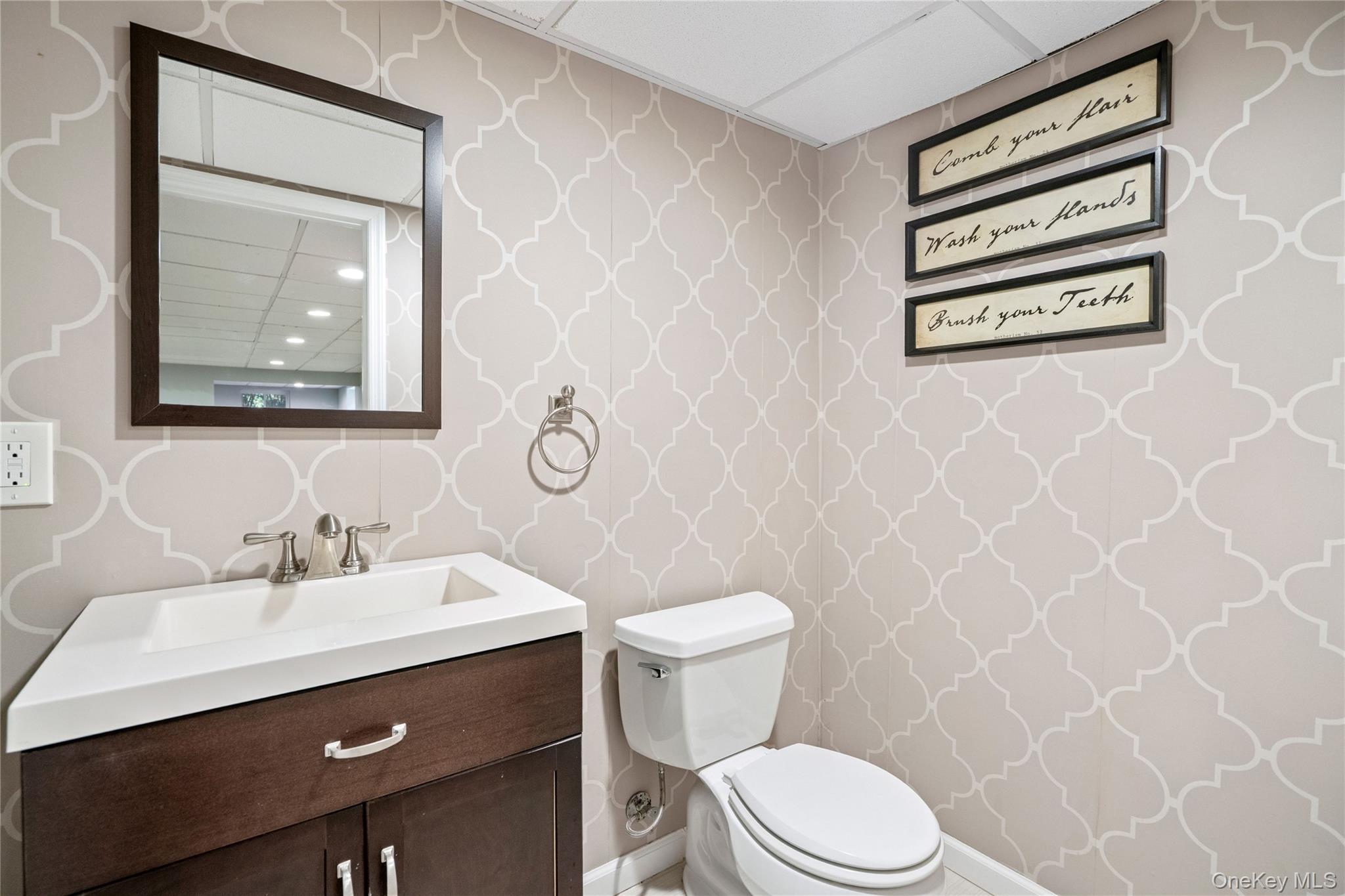 172 Burtis Lane, Syosset, NY 11791