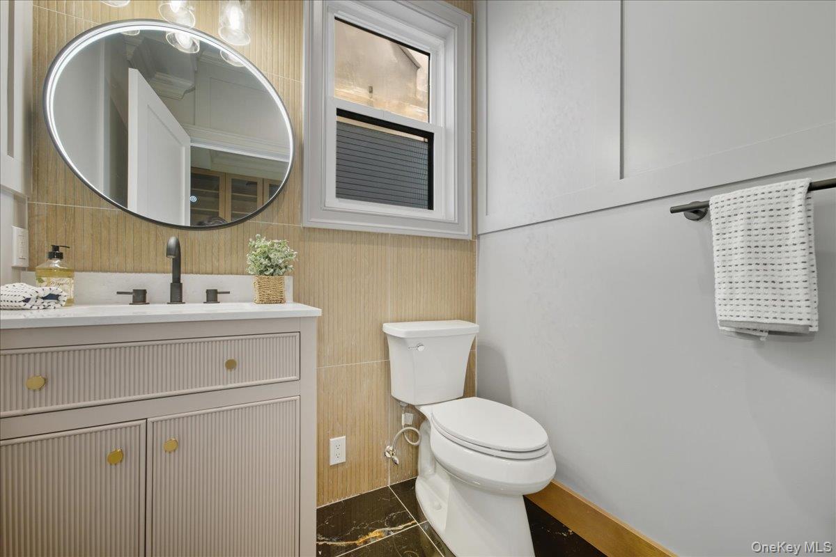 28 Eve Lane, Levittown, NY 11756