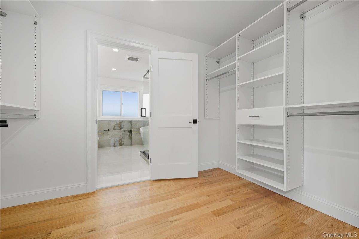 28 Eve Lane, Levittown, NY 11756