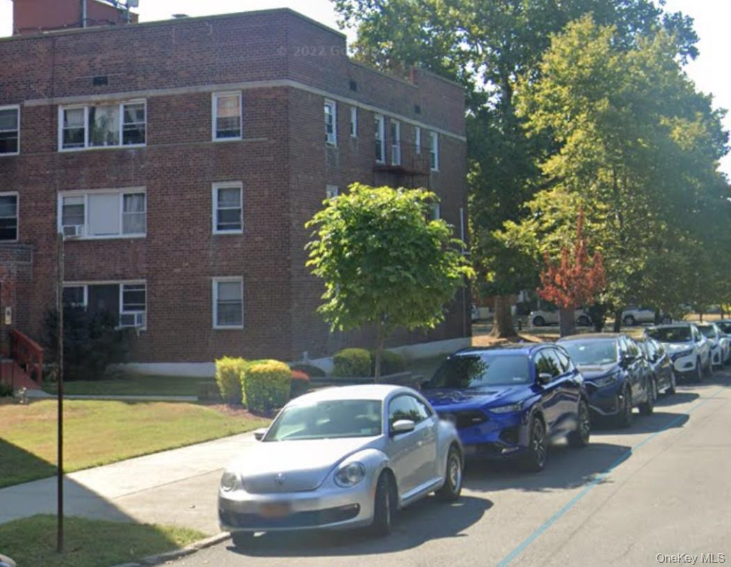 68-09 138th Street # 2B, Flushing, NY 11367