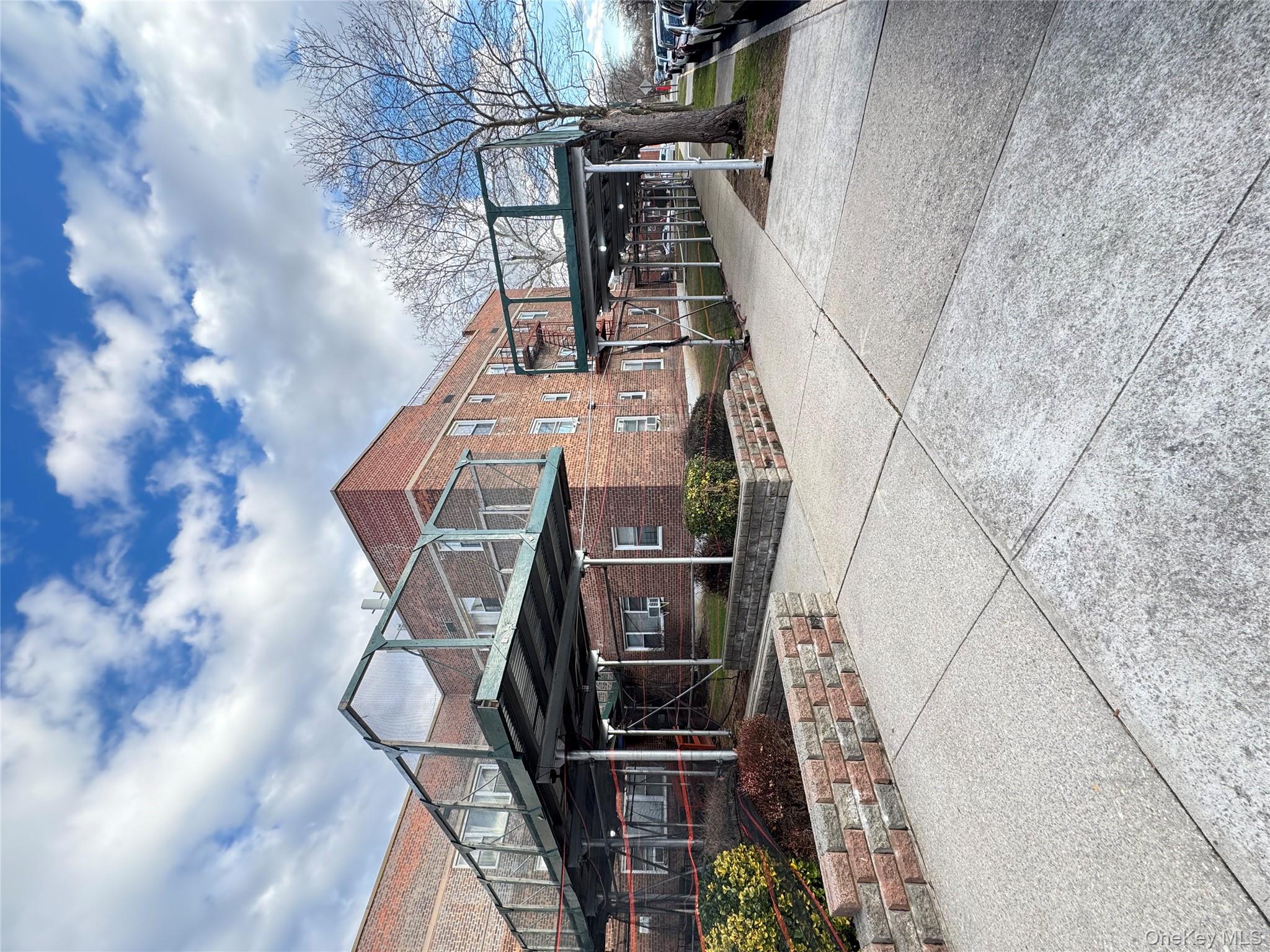 68-09 138th Street # 2B, Flushing, NY 11367