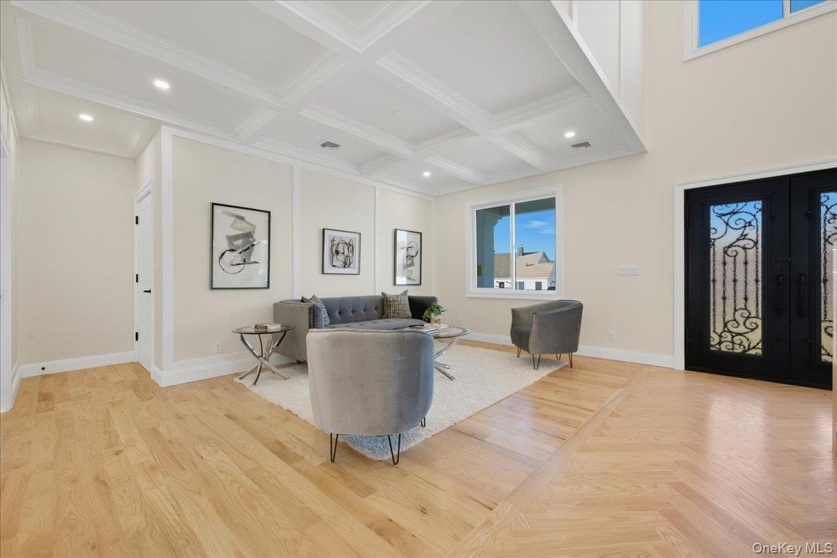 3 Bentley Road, Plainview, NY 11803