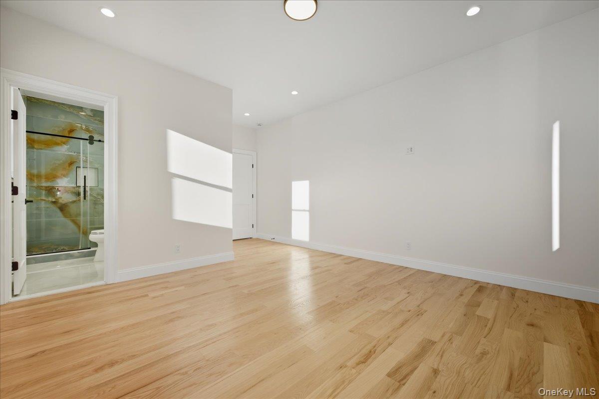 3 Bentley Road, Plainview, NY 11803