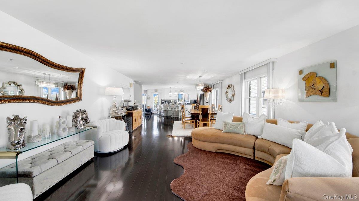 27 Woodside Avenue, Harrison, NY 10604