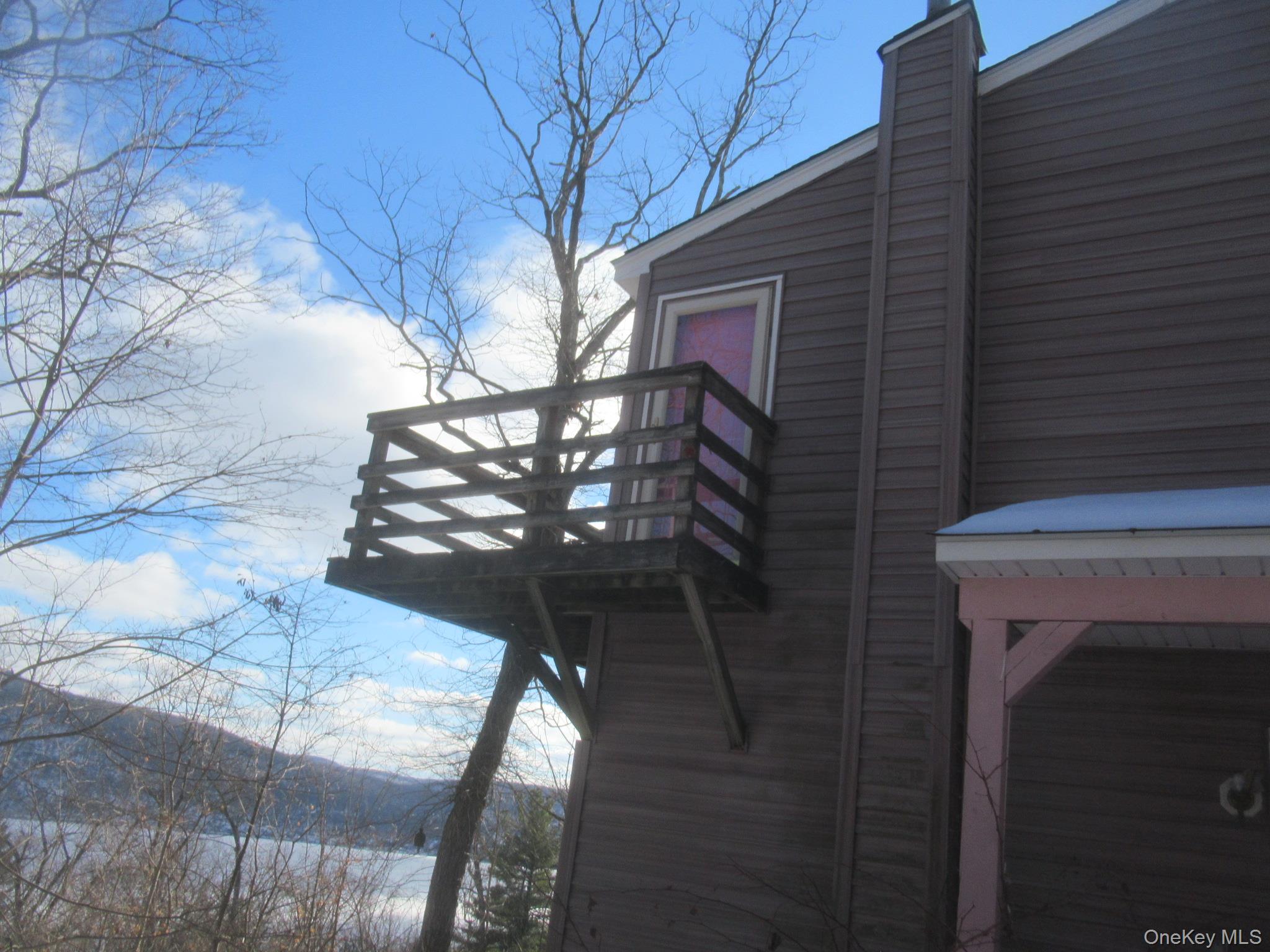 70 Deer Trail N, Greenwood Lake, NY 10925