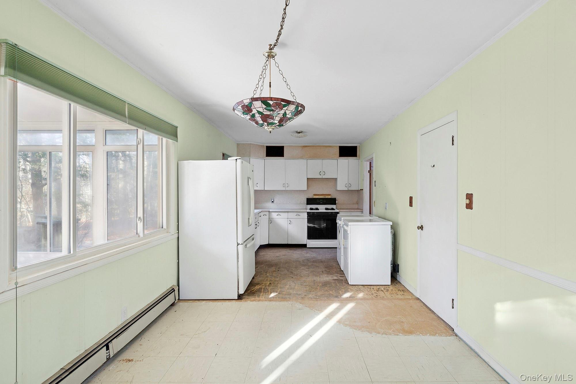 37 Cedar Drive, Springs, NY 11937