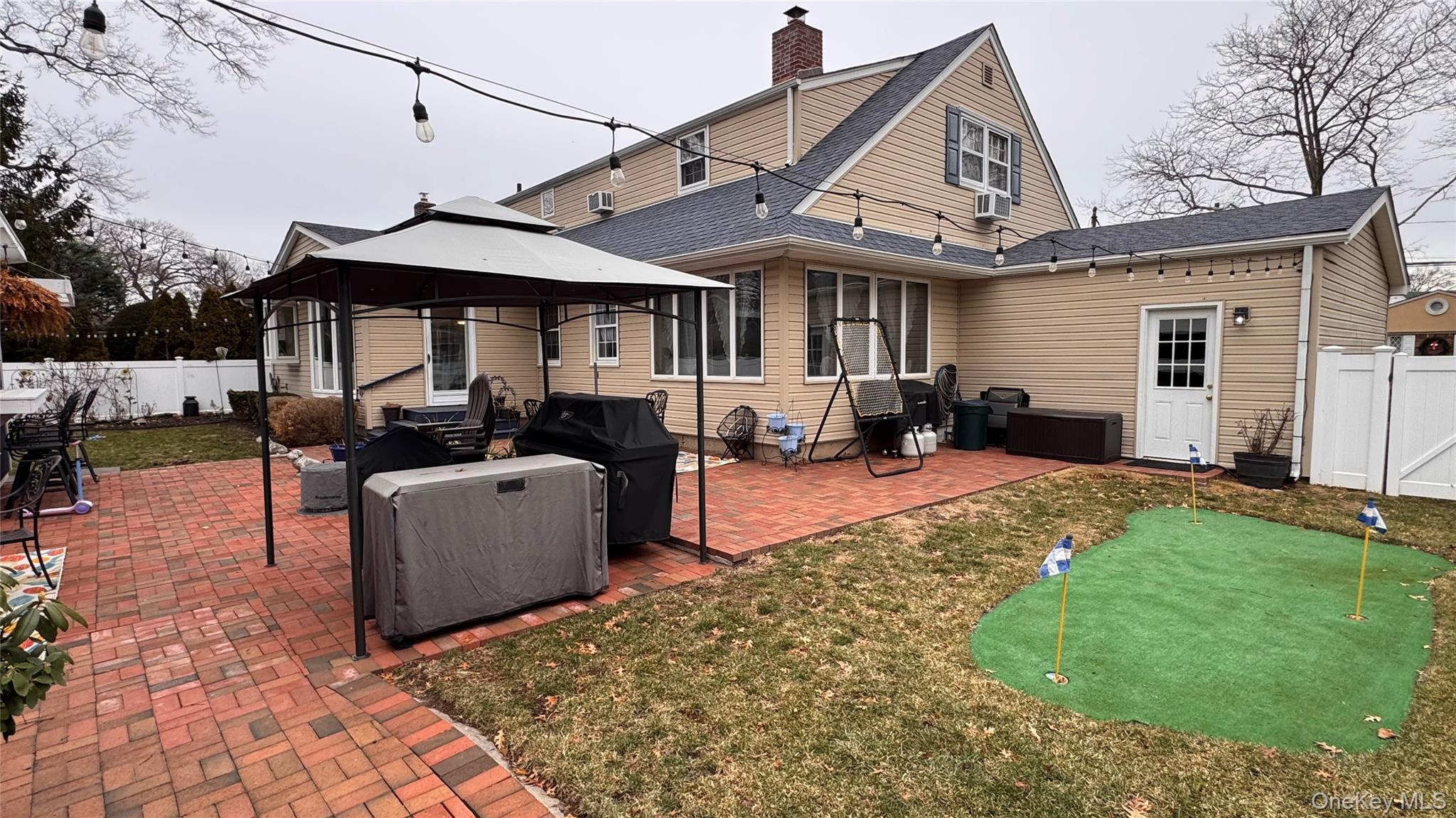 71 Home Street, Malverne, NY 11565