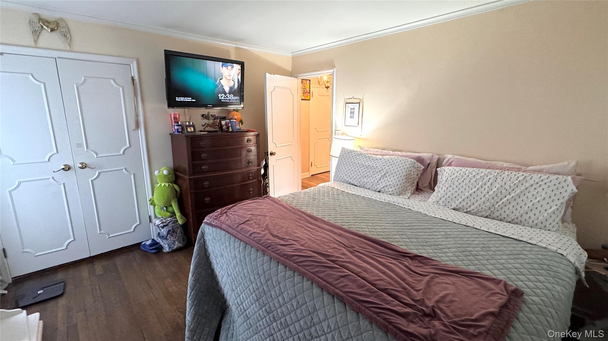 71 Home Street, Malverne, NY 11565