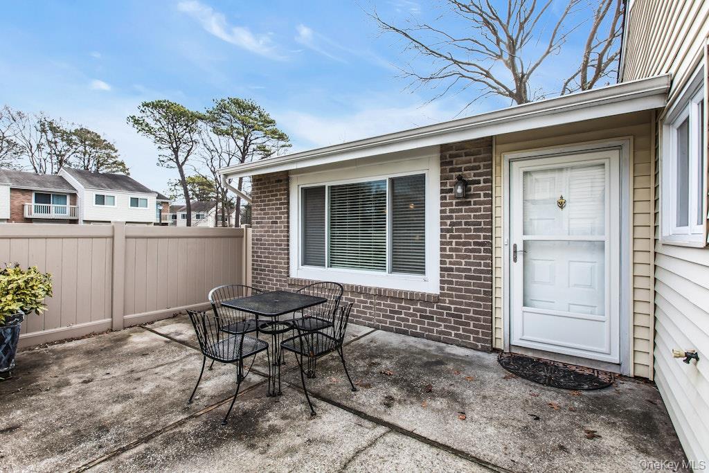 224 Springmeadow Drive # F, Holbrook, NY 11741