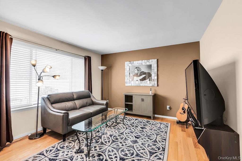 224 Springmeadow Drive # F, Holbrook, NY 11741