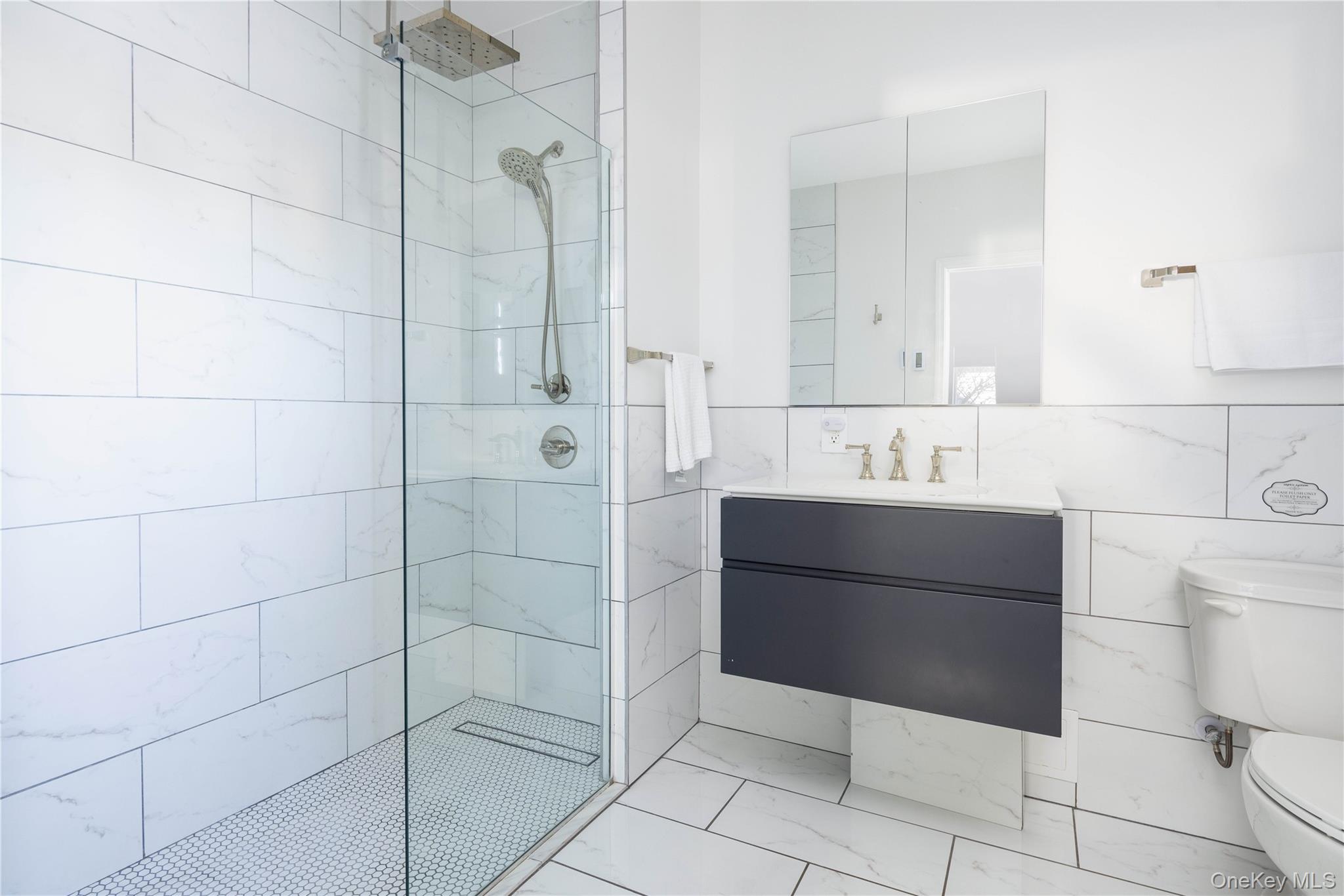 56861 Private Rd B (Main), Southold, NY 11971