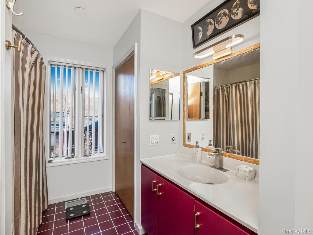 8 Davids Lane, Ossining, NY 10562