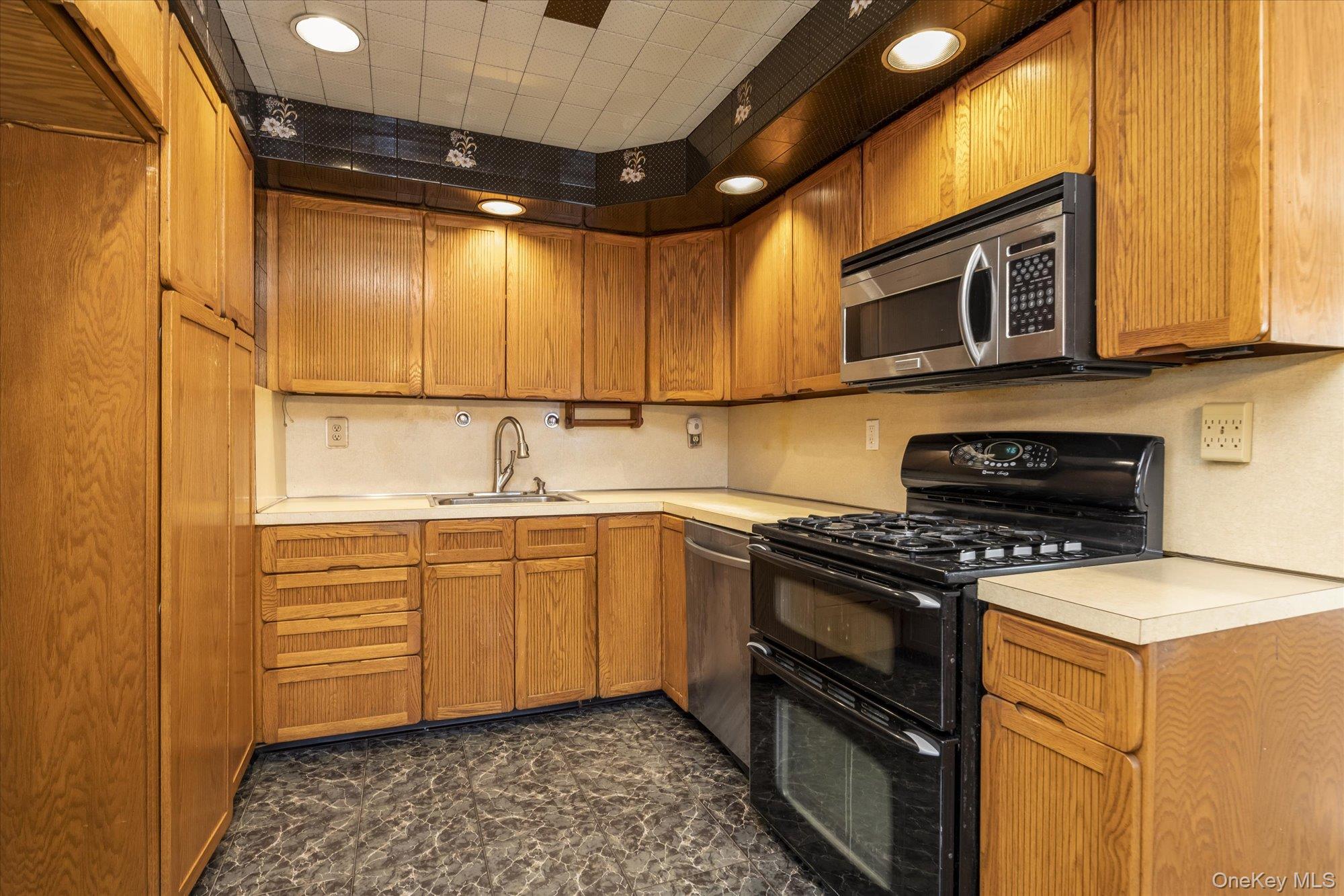 621 Avenue Y, Brooklyn, NY 11235