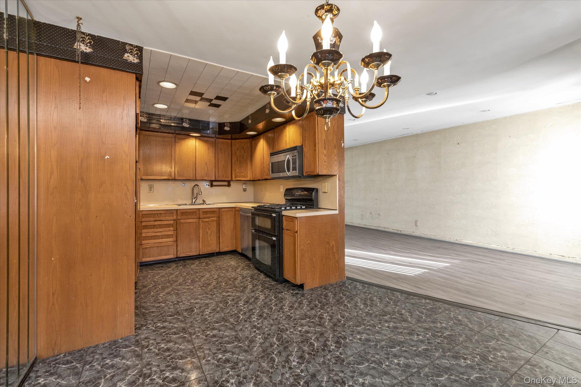 621 Avenue Y, Brooklyn, NY 11235