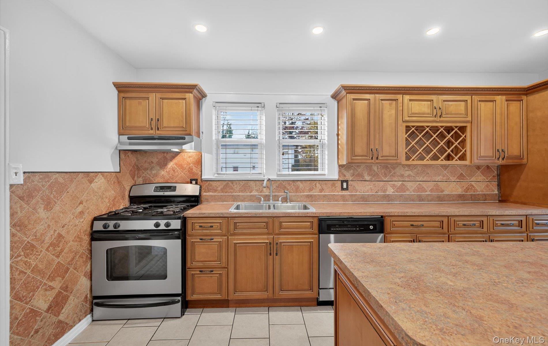 132 S Terrace Place, Valley Stream, NY 11580