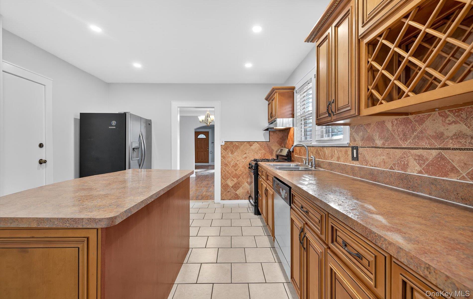 132 S Terrace Place, Valley Stream, NY 11580