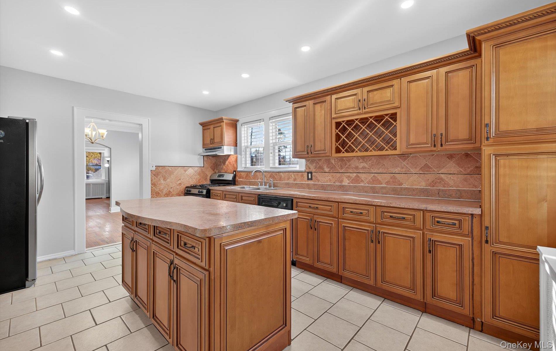 132 S Terrace Place, Valley Stream, NY 11580